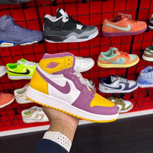 Jordan 1 Lakers Big Kids shoes